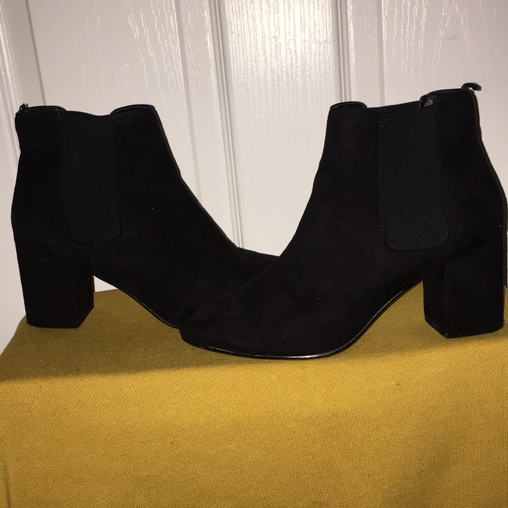 Black H&M Chelsea boots
